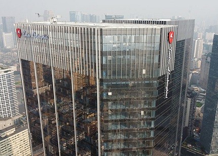 廣州發(fā)光字制作工廠成功案例丨蘭博基尼酒店發(fā)光字工程